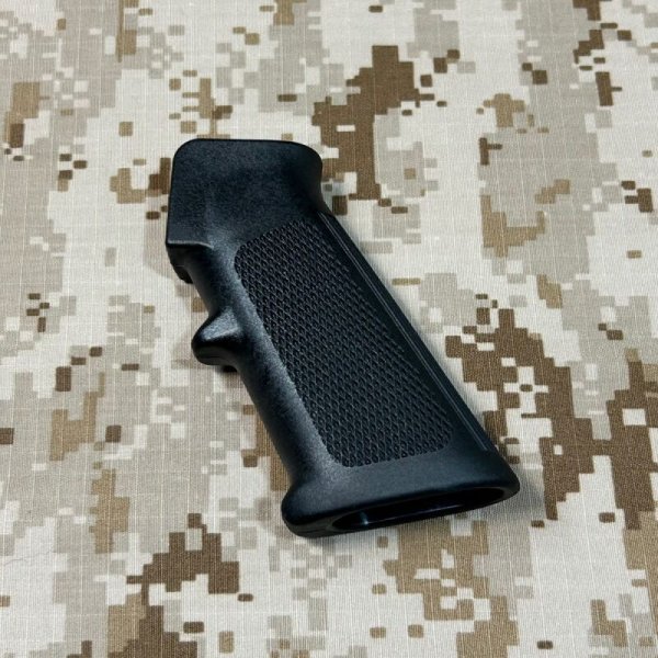 画像1: 米軍放出品 官給品 COLT A2ピストルグリップ　(2)