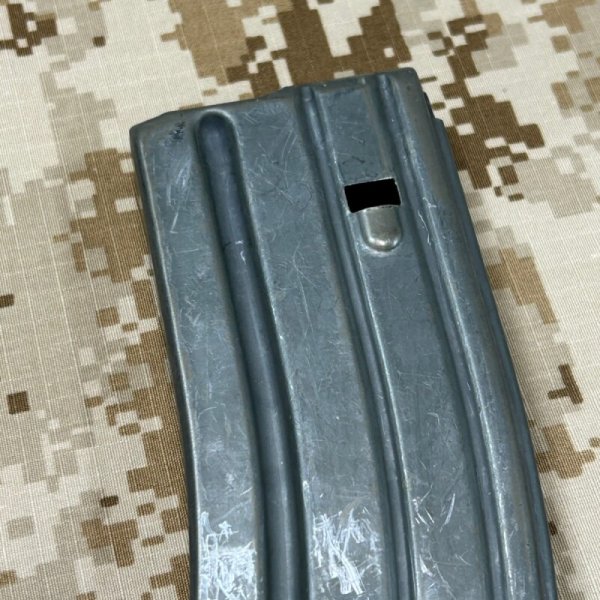 画像2: 沖縄放出品 実物 M4/M16 5.56mm  30rd アルミマガジン USED　5