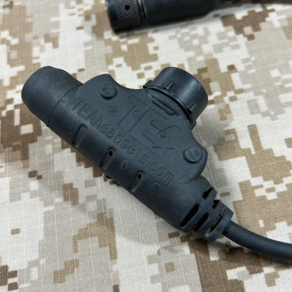 画像2: 実物 TEA U94/Mk10 PTT スイッチ　防水10pinコネクター (2)