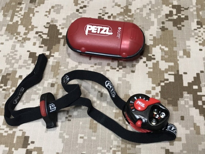 オールドモデル 実物 PETZL e+LITE ペツル Eライト 黒赤 USED - BLACK LINE